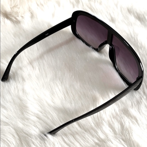 2 for $22 mix Sunglasses - Picture 5 of 5